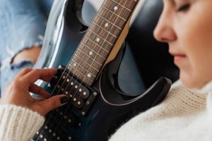 Mejores guitarras eléctricas calidad-precio de 2023