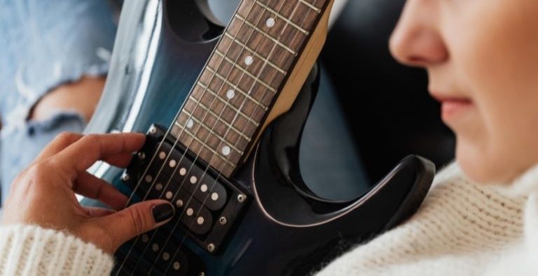 Mejores guitarras eléctricas calidad-precio de 2023